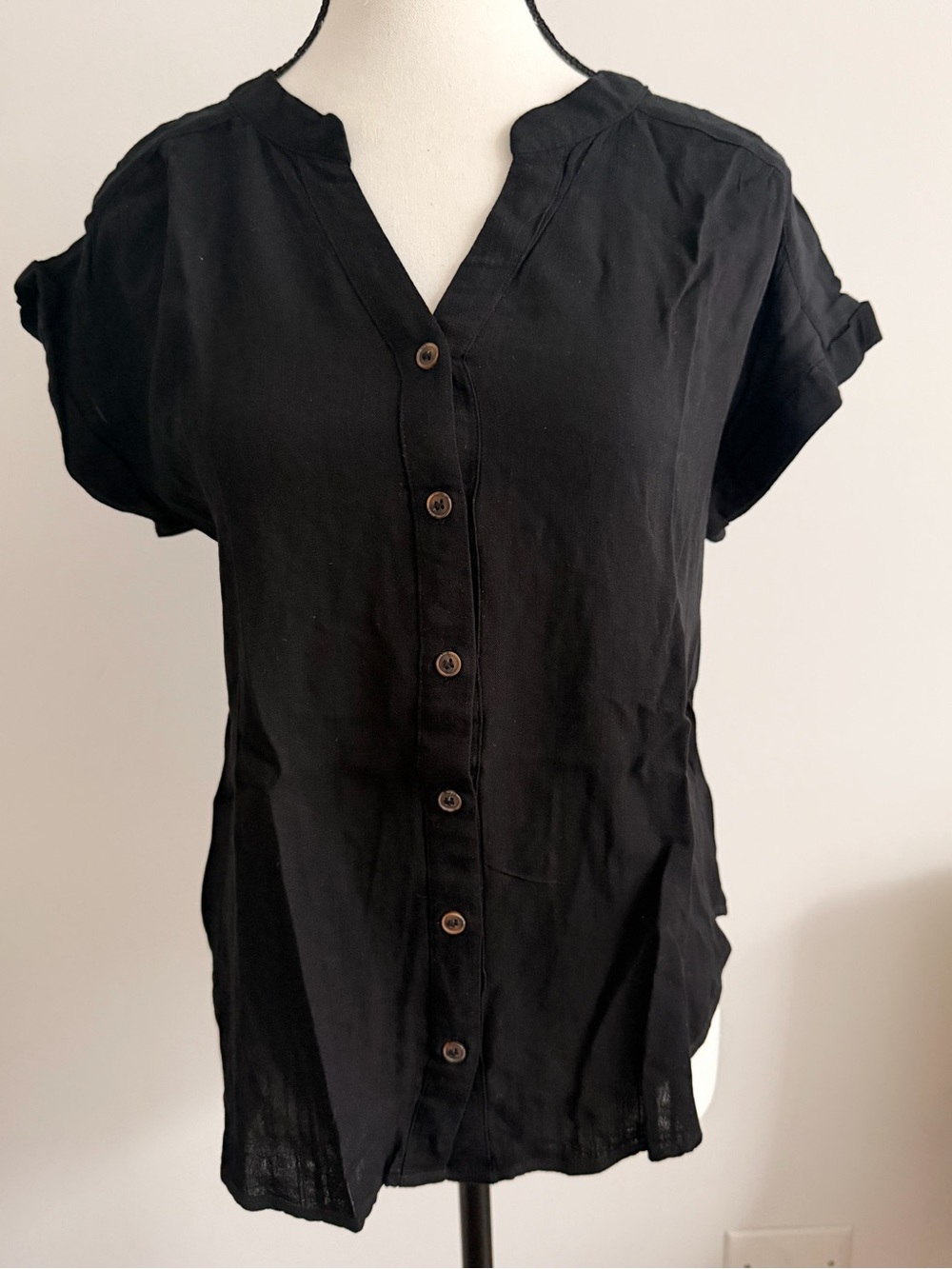 Blu Pepper Black Button-Down Short Sleeve Top - Picture 1 of 3